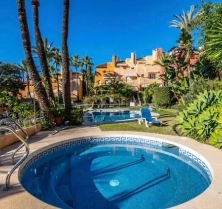 Fantastic Townhouse Nueva Andalucia,