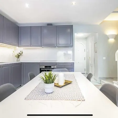 Fantastic Townhouse Nueva Andalucia, Apartment *